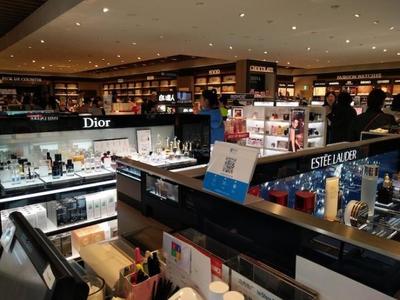 化妝品巨頭財(cái)報(bào)亮眼，日用百貨銷(xiāo)售中中國(guó)消費(fèi)者成增長(zhǎng)引擎